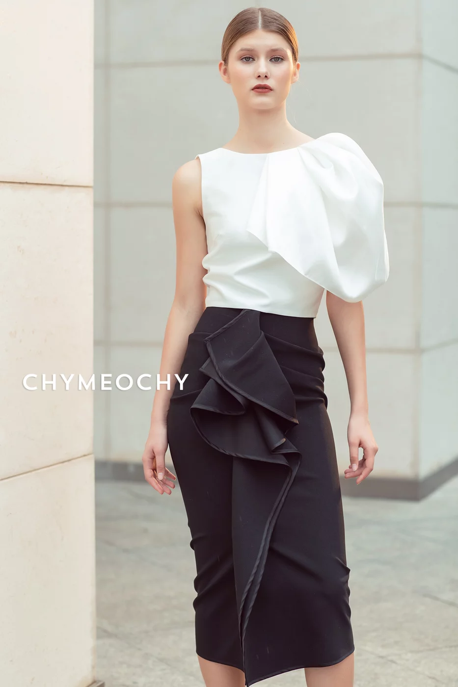 A fancy office looks 7