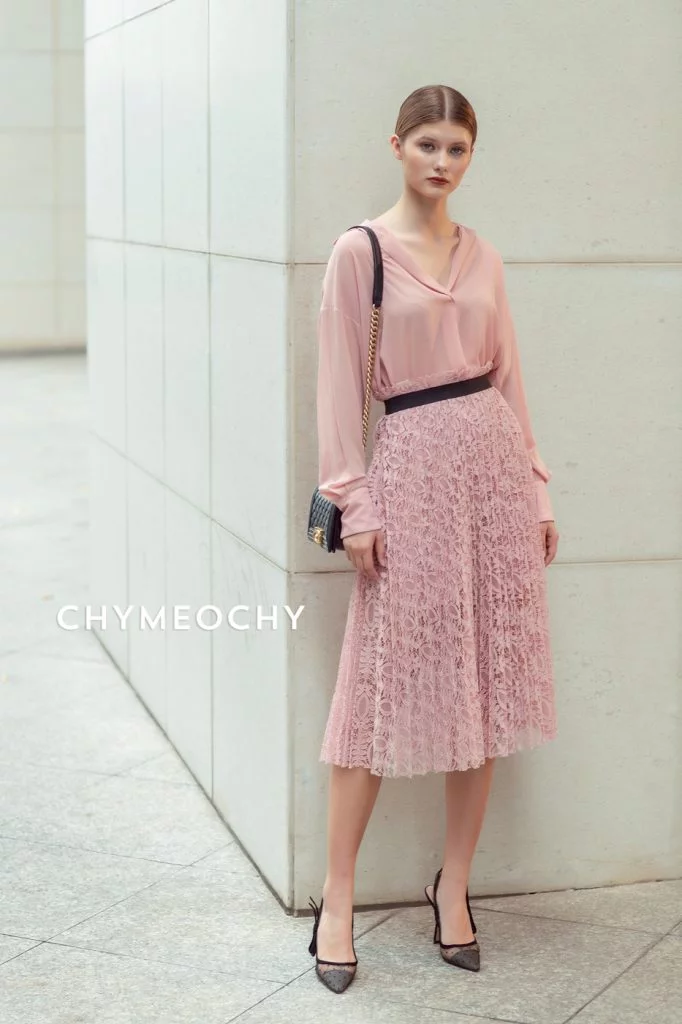 A fancy office looks 5