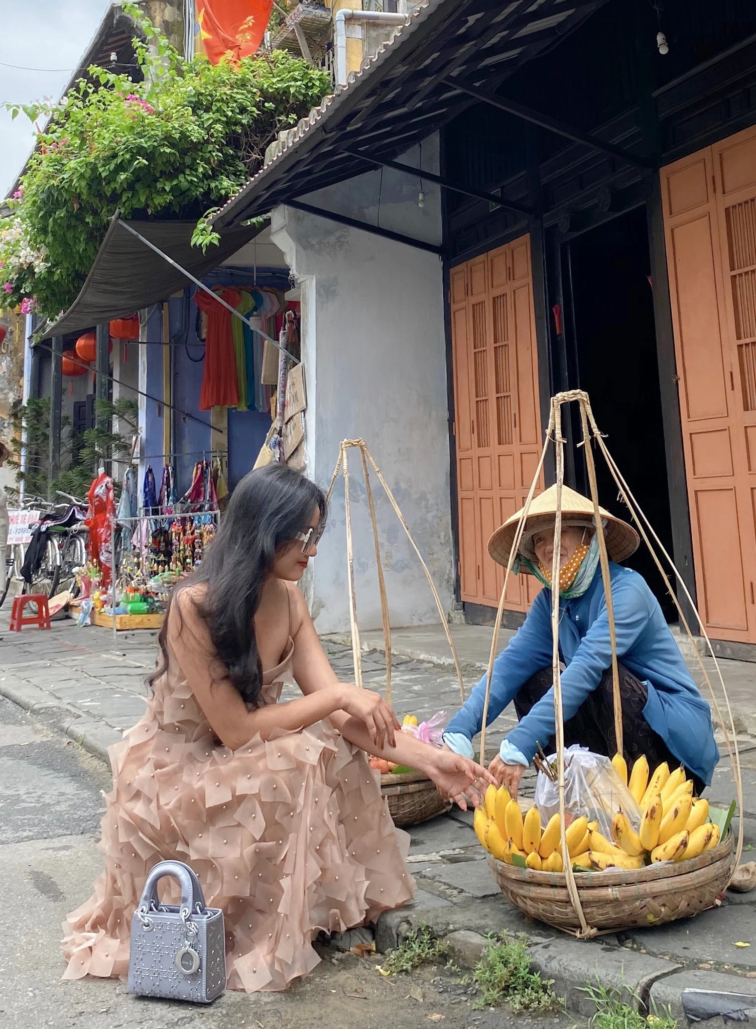 Quý cô 8 của chúng tôi