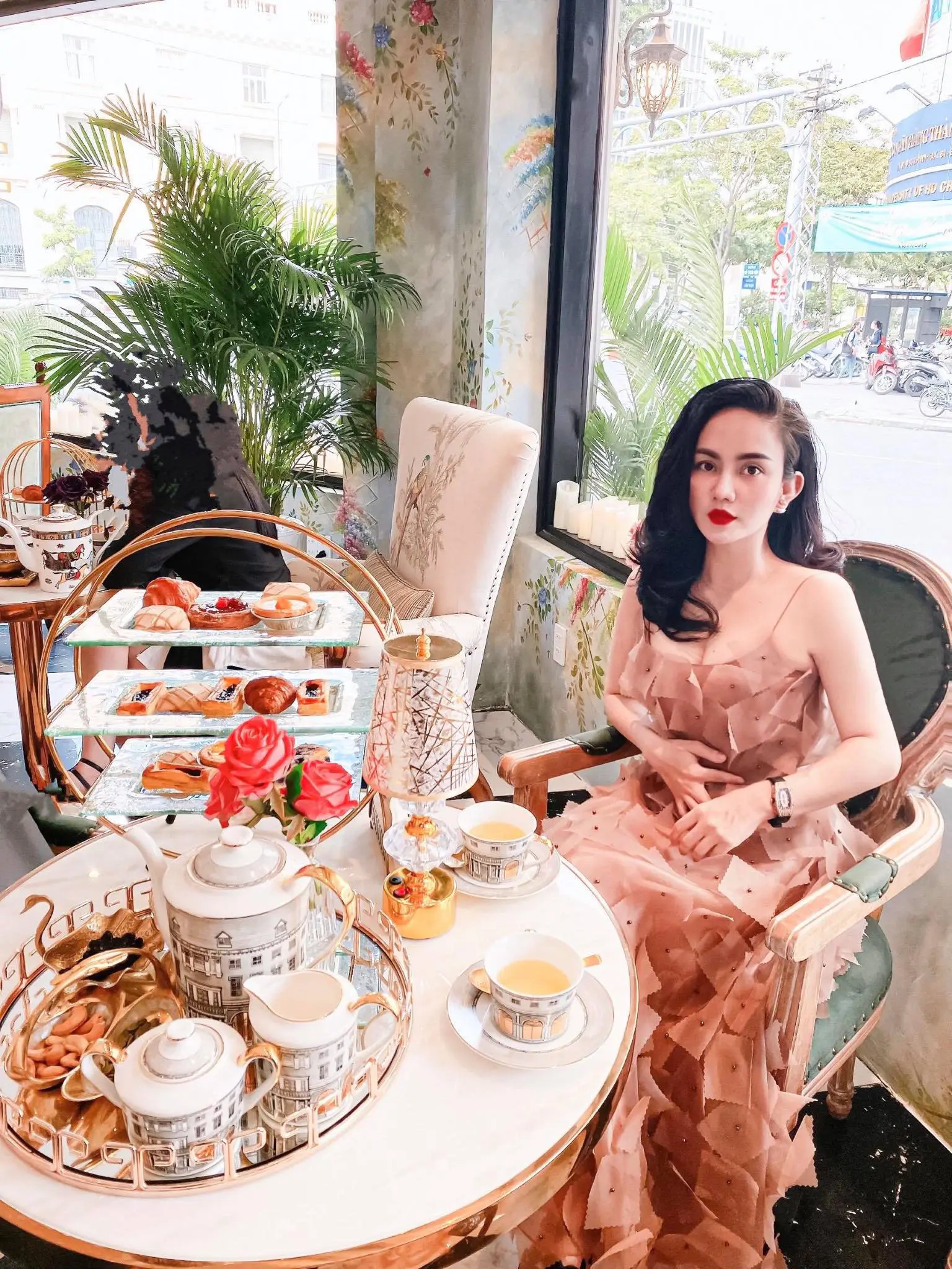 Phụ nữ của chúng tôi 38