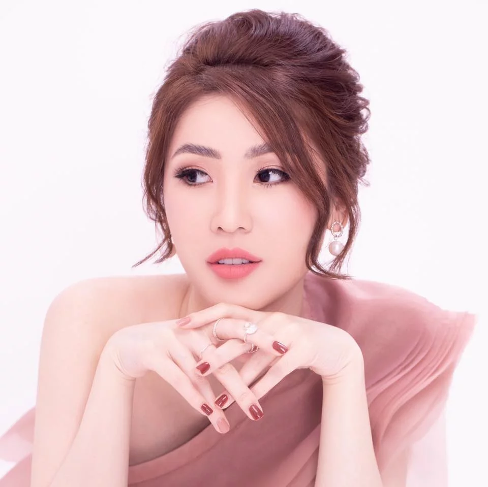 Các quý cô 48 của chúng tôi