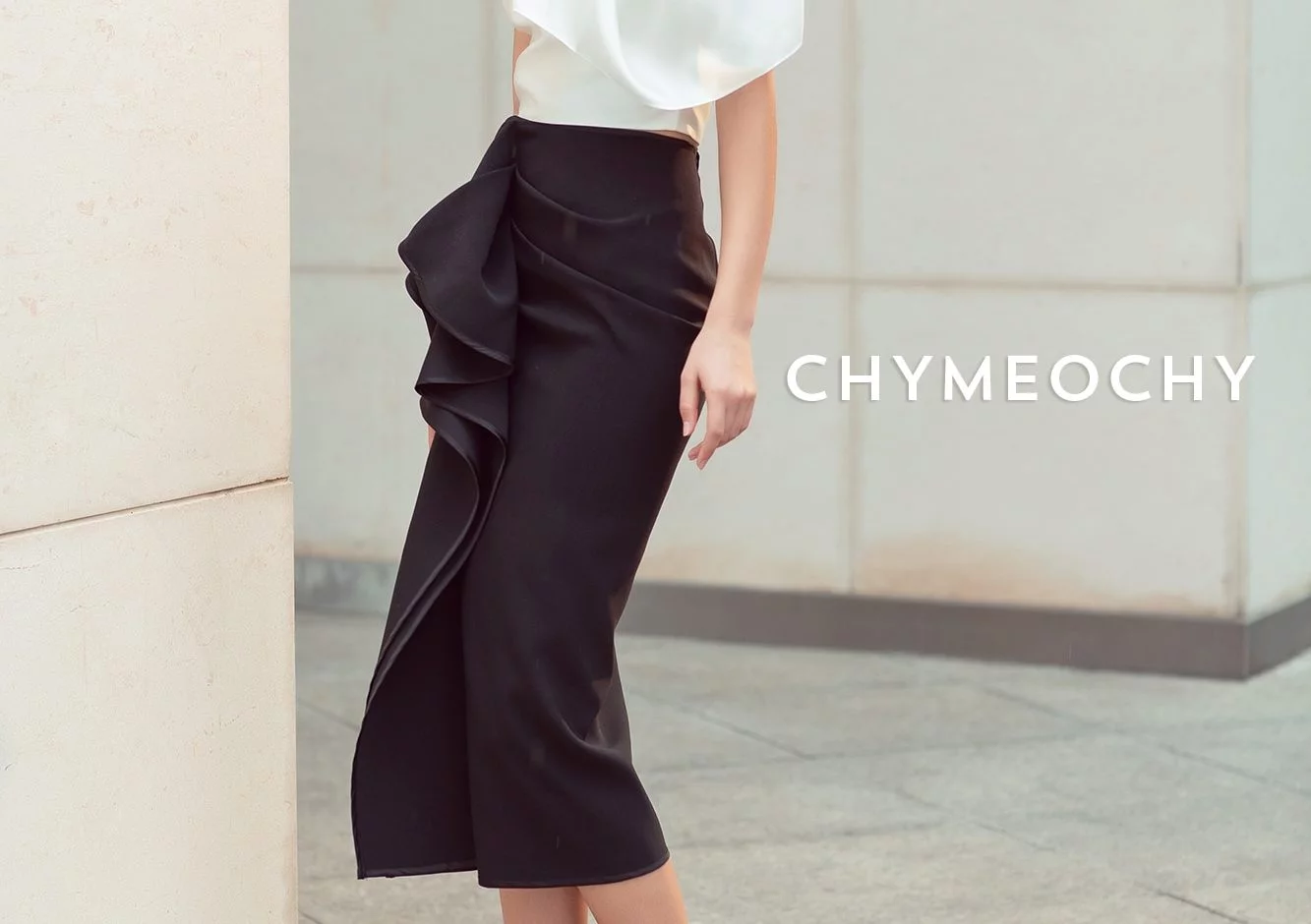 A fancy office looks 9