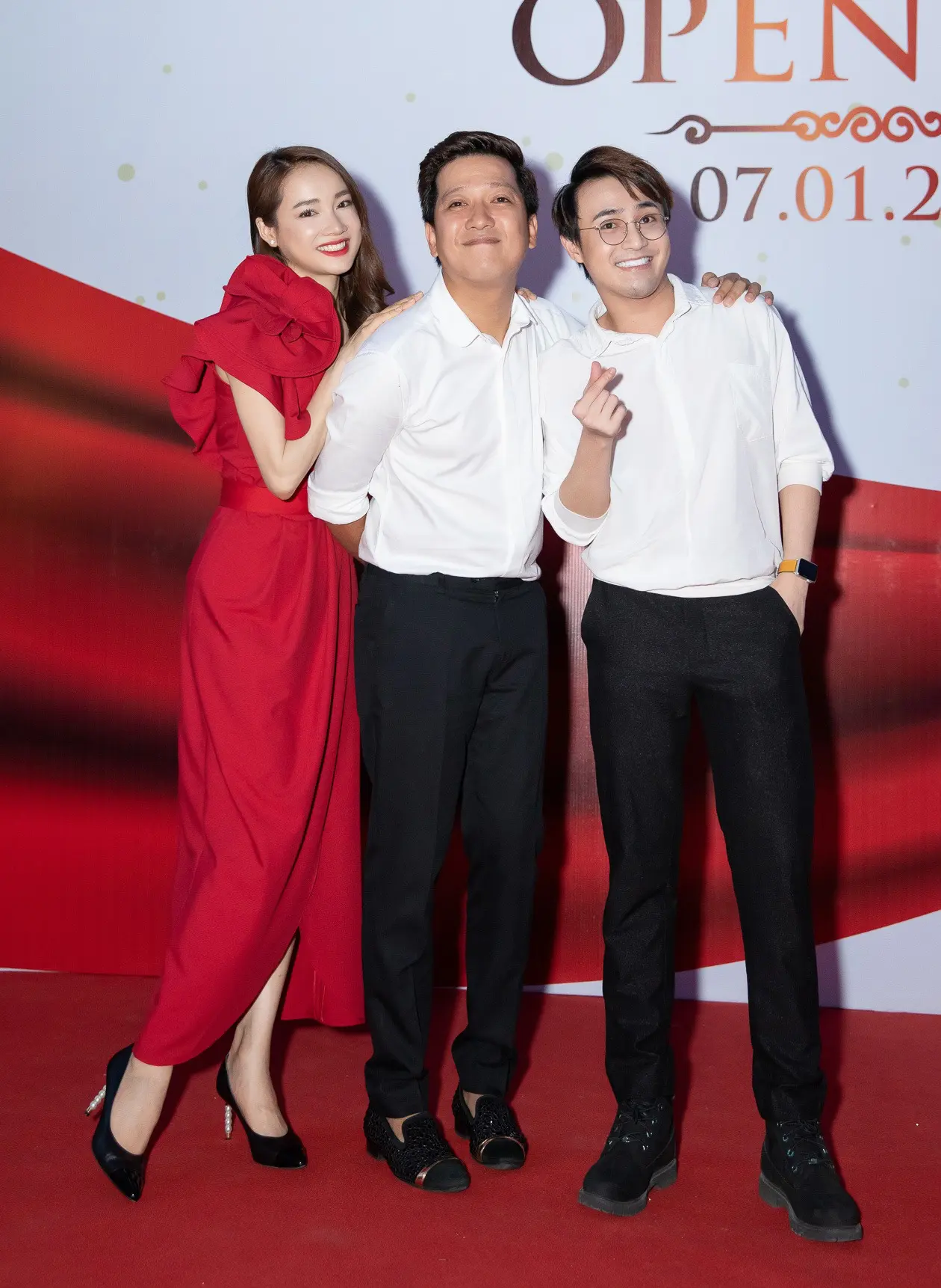 Nhã Phương x Lily váy một vai 4