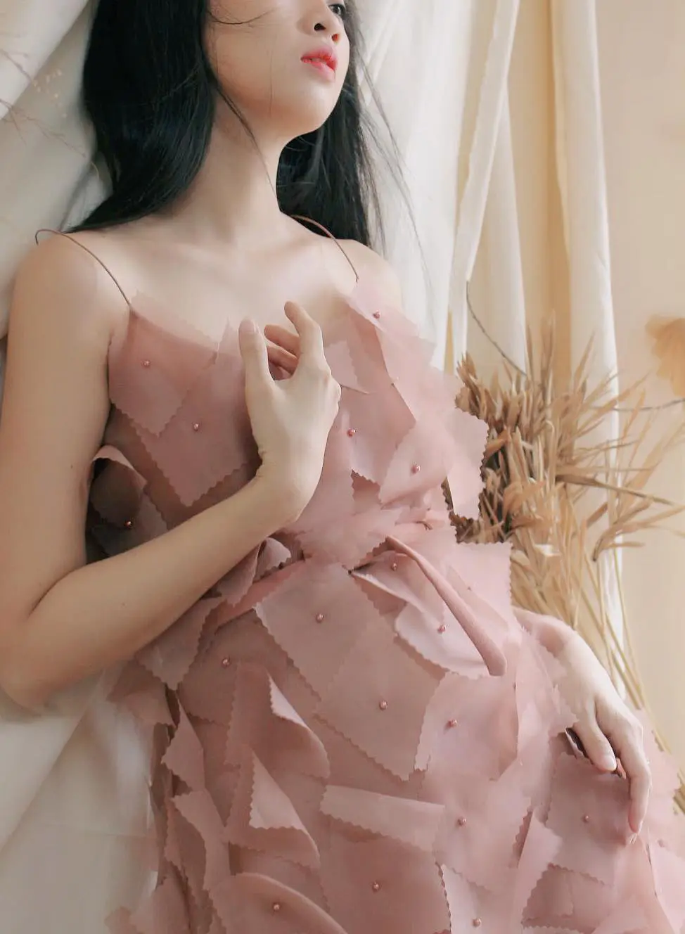 Liêu Hà Trinh x Ellise Dress 2