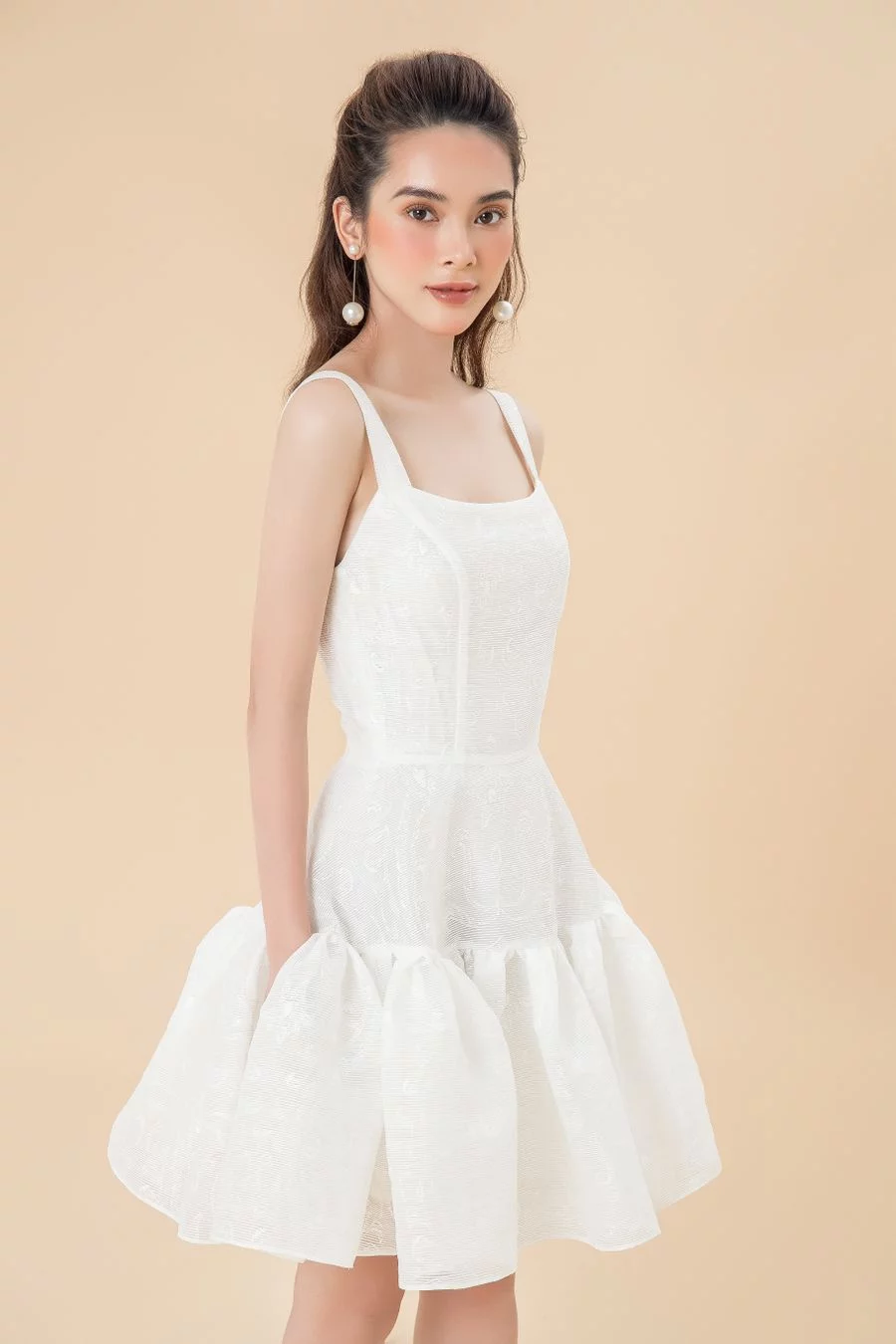 White On White - How To Wear? 10