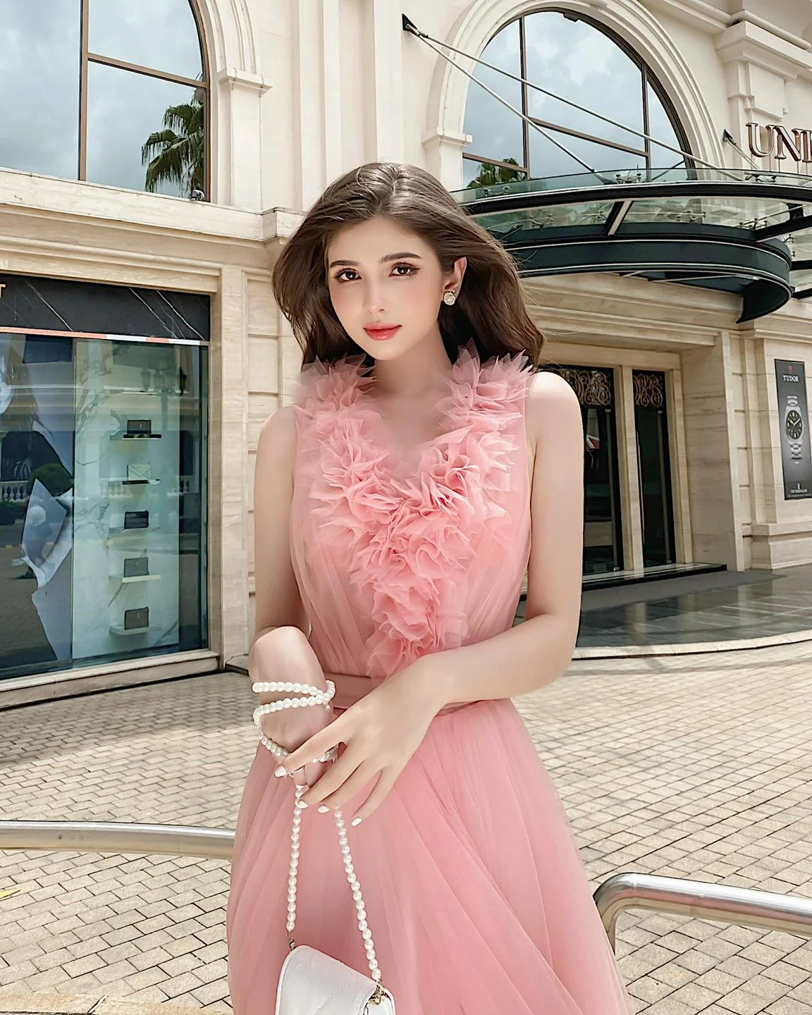 Quý cô 3 của chúng tôi