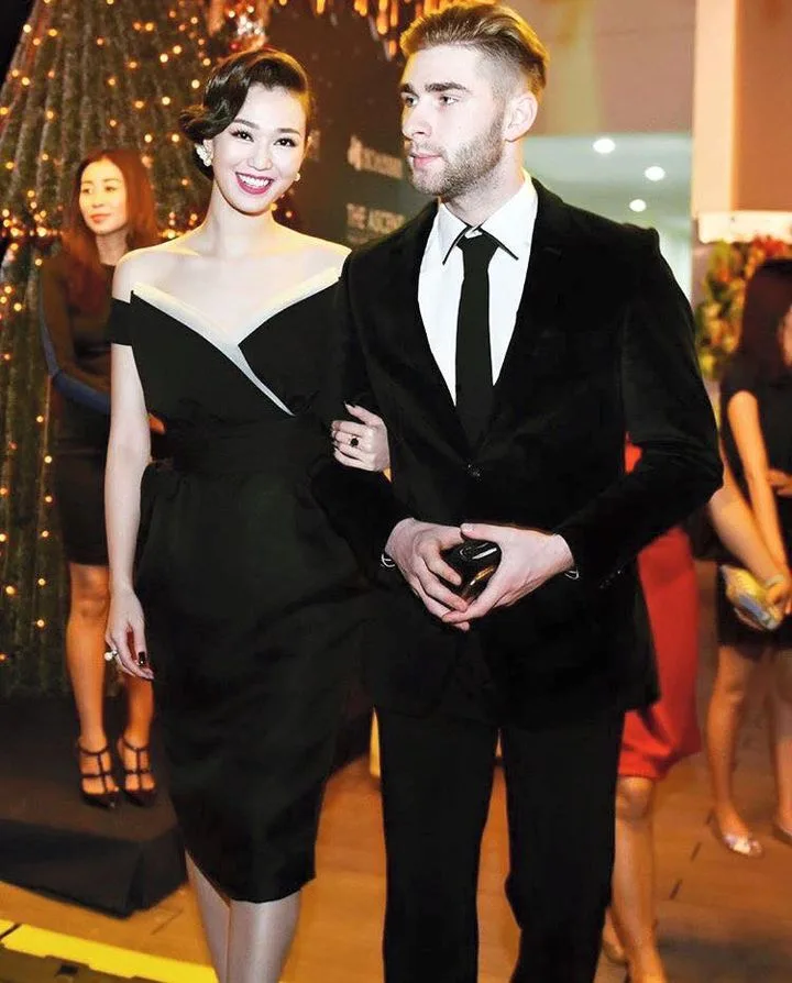 The Star-Studded Journey with CHYMEOCHY: A Testament of Trust and Elegance 10