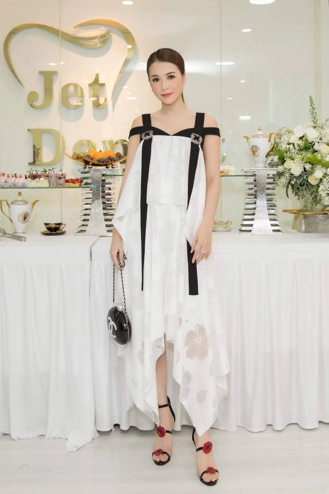 The Star-Studded Journey with CHYMEOCHY: A Testament of Trust and Elegance 14