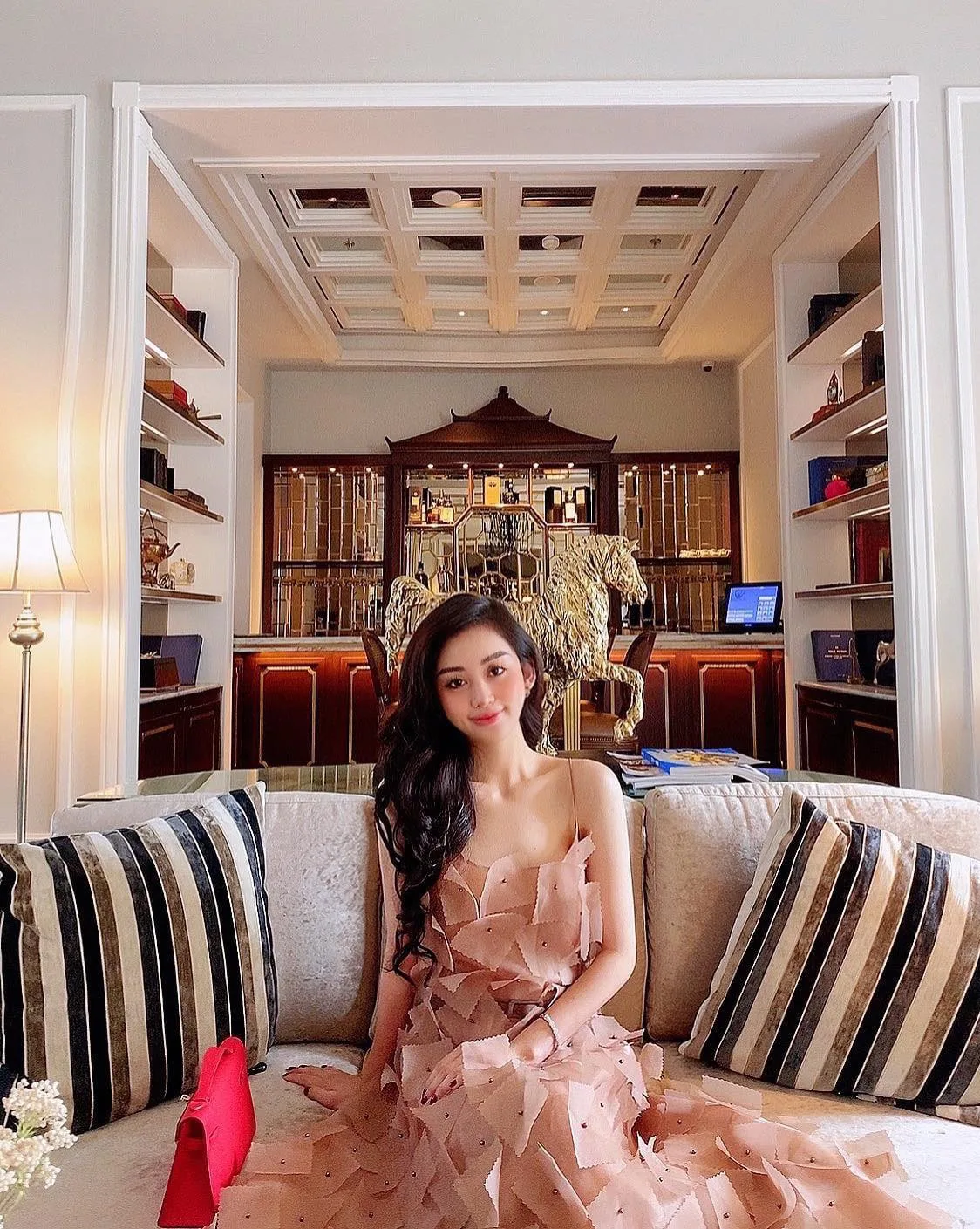 The Iconic Ellise Dress: A Fashion Phenomenon for All Occasions 20