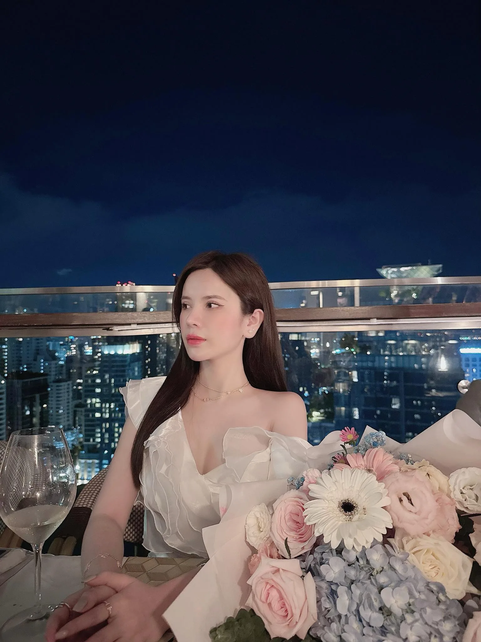 Quý cô của chúng tôi 163