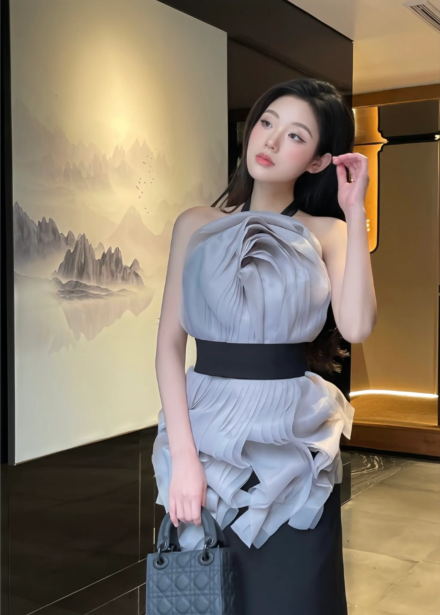 The Wisteria Falling Dress: Celebrities' Perfect Choice for Special Occasions 5