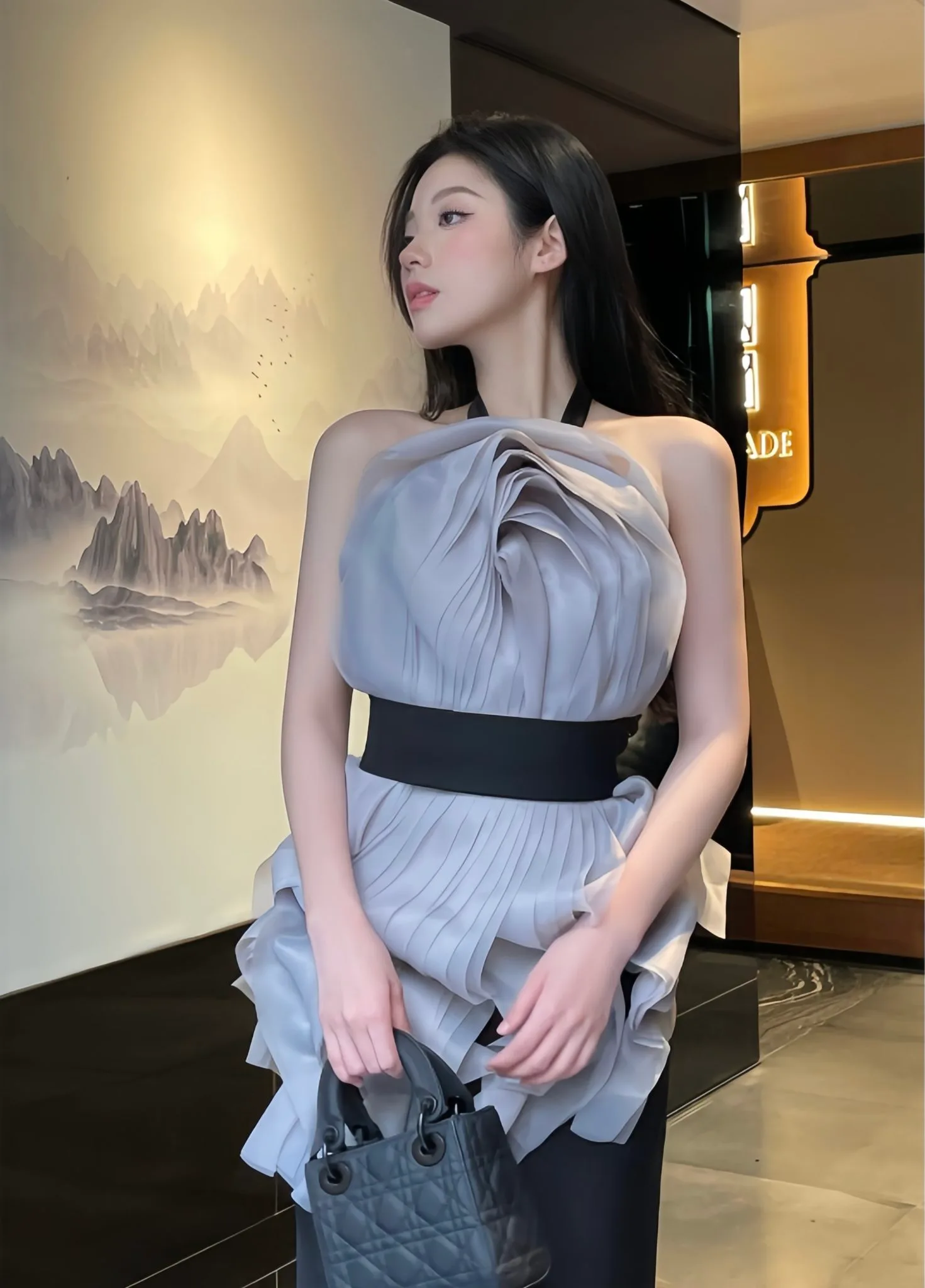 The Wisteria Falling Dress: Celebrities' Perfect Choice for Special Occasions 8