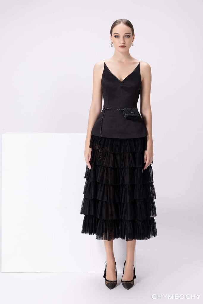 Mysterious Black Dress – HOW TO WEAR Splendidly?